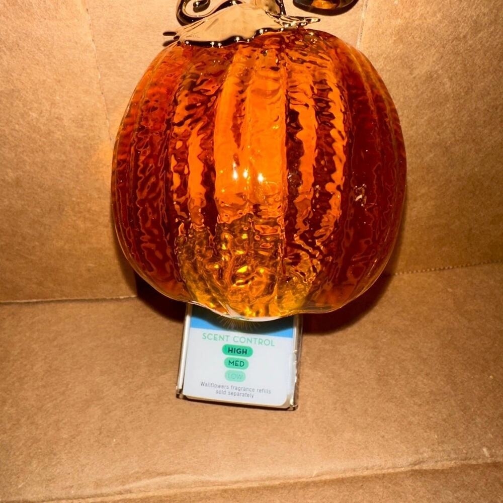 Bath and Body Works Pumpkin Wallflower‎ Plug with Adjustable Scent control